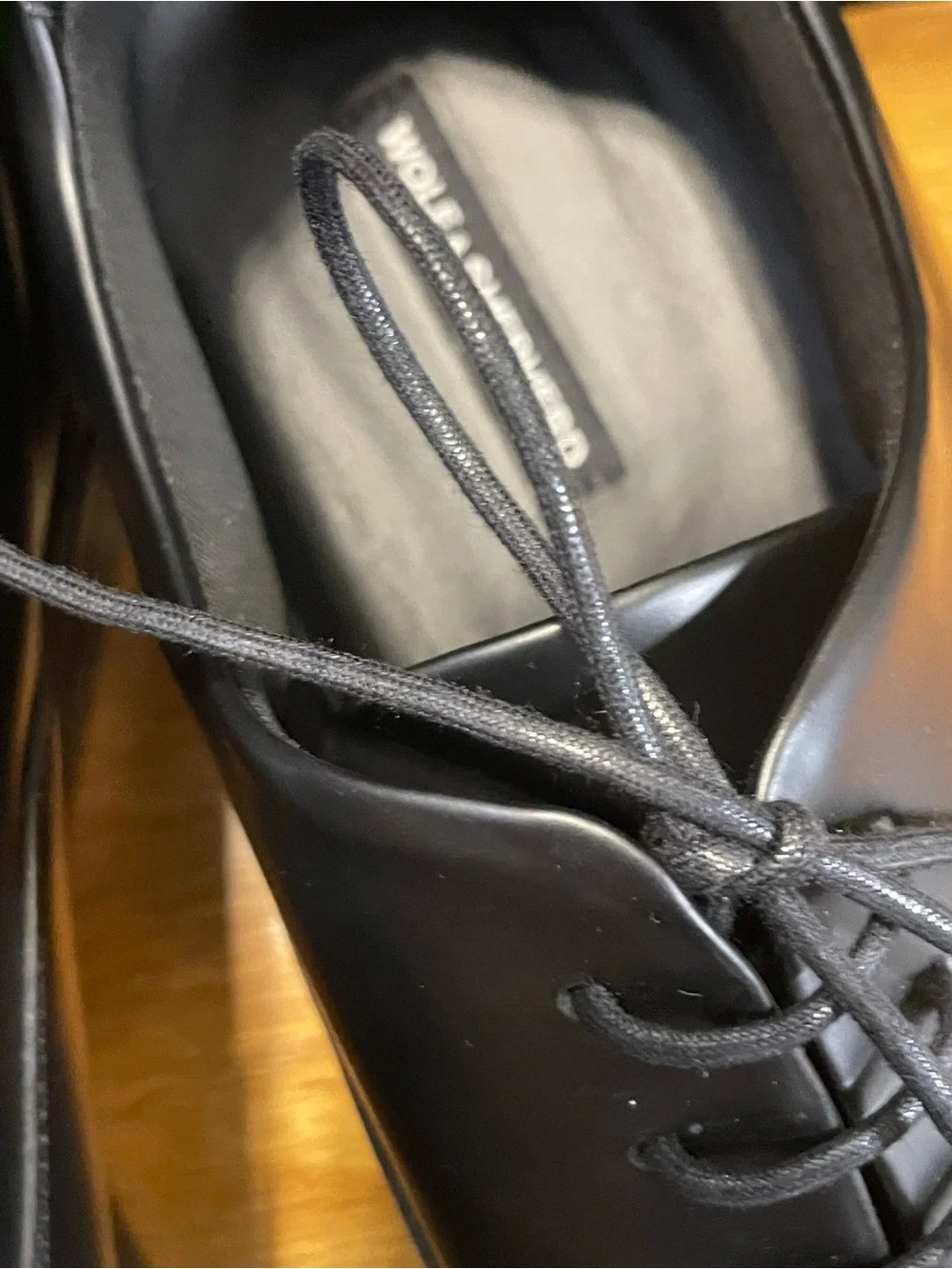 Wolf & Shepherd Closer Leather Oxford, in Black